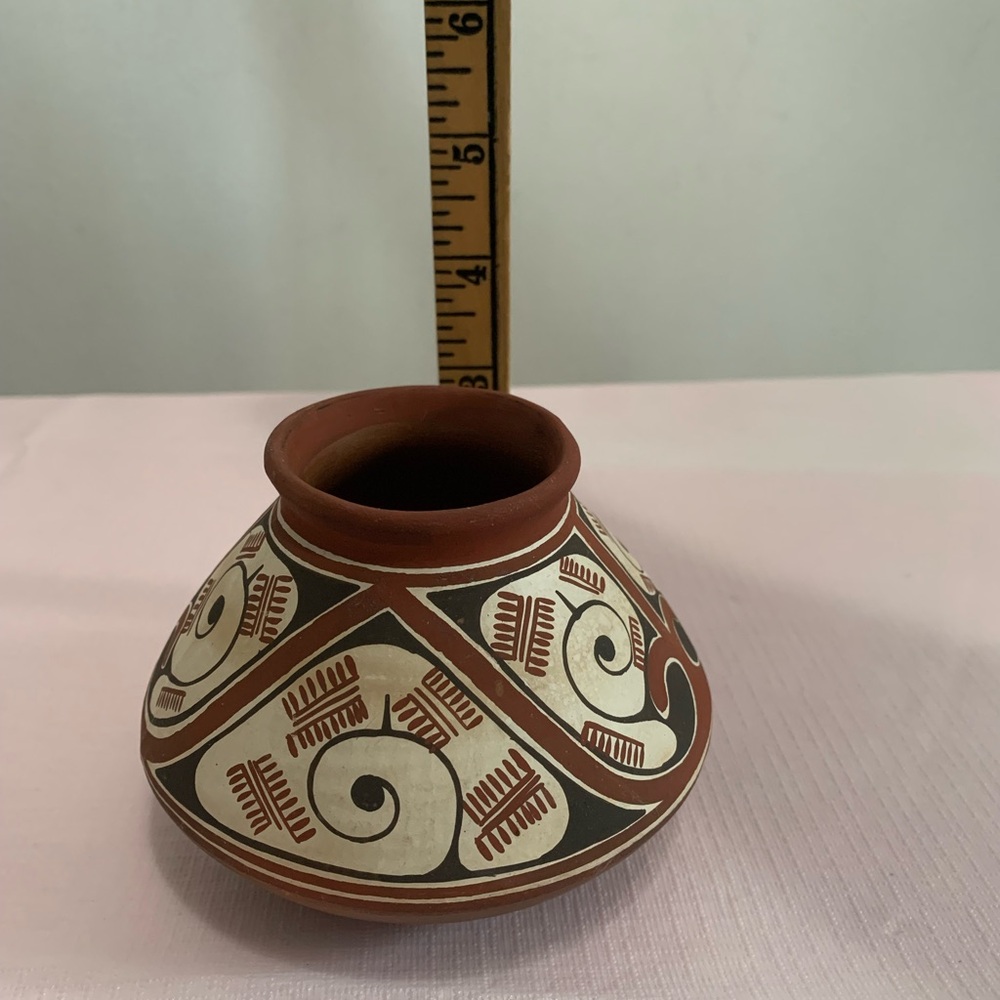 Quibor Lara Pottery Venezuelan Bud Vase Hand Painted - Picture 2 of 8
